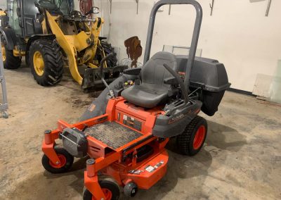 Photo of commercial lawn mower.